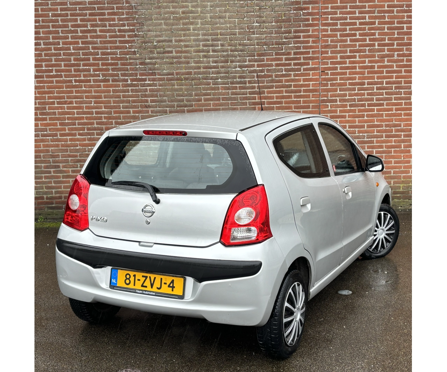 Nissan Pixo