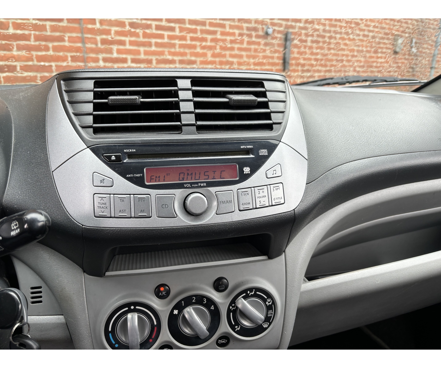 Nissan Pixo